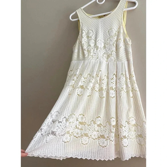 Free People Boho Floral Crochet Lace Dress in Cream & Yellow Size 10 - Picture 5 of 12